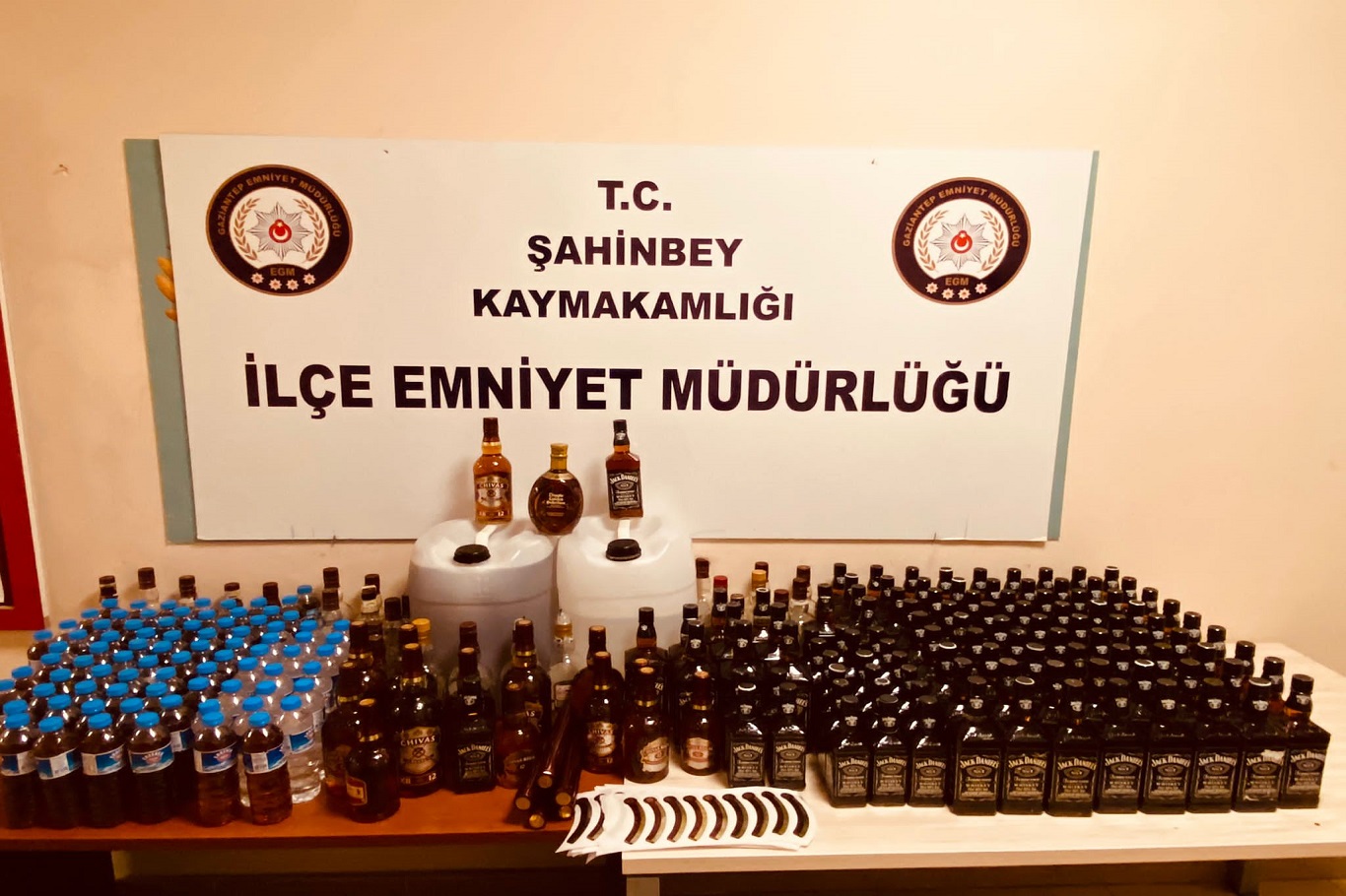 Gaziantep'te 261 litre kaçak alkol ele geçirildi